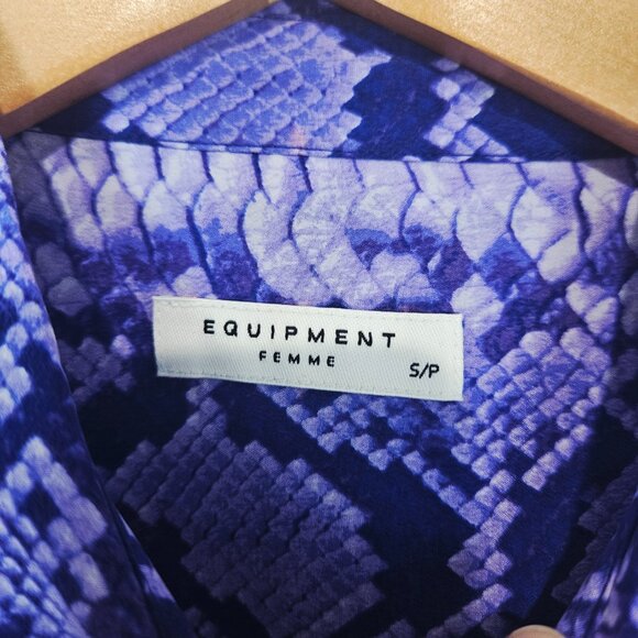 NWT Equipment Femme 100% Silk Slim Signature Shirt Size Small Blue $258 - Picture 3 of 8